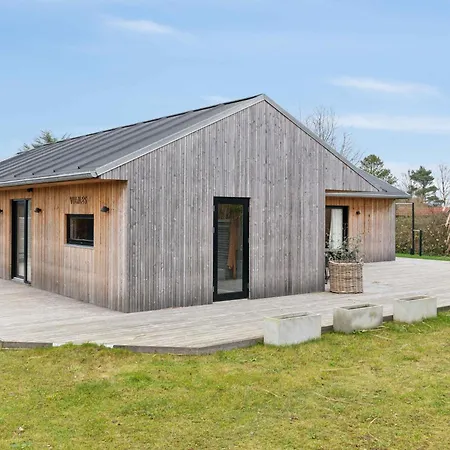 Scenic Summer House With Space For The Family *