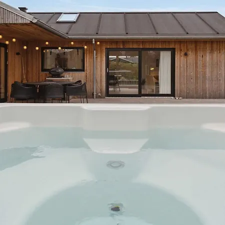 Scenic Summer House With Space For The Family *