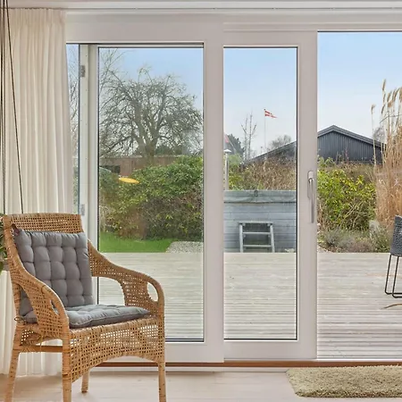 Scenic Summer House With Space For The Family Holiday home