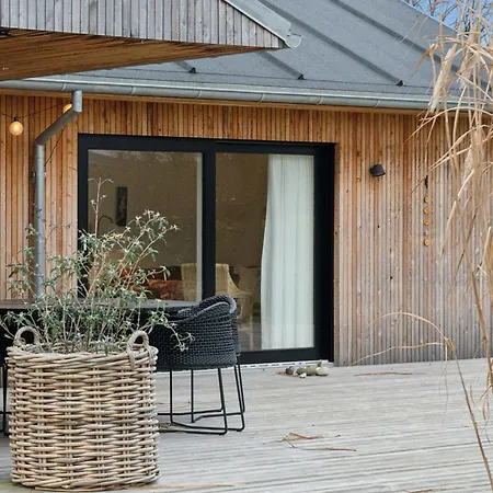 Scenic Summer House With Space For The Family Сasa de vacaciones Odder