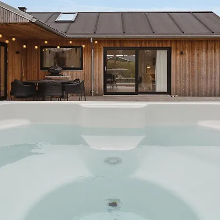 Naturskönt Sommarhus Med Plats För Hela Familjen *