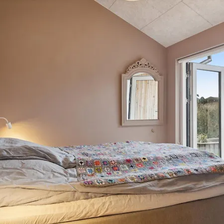 Scenic Summer House With Space For The Family Сasa de vacaciones