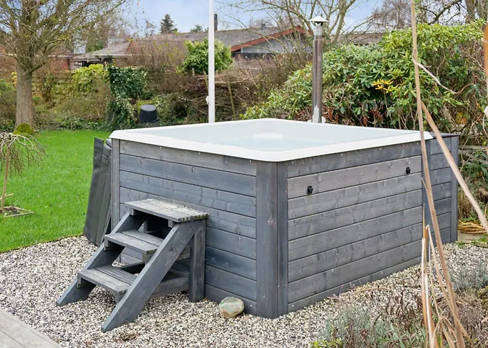 Scenic Summer House With Space For The Family Одде